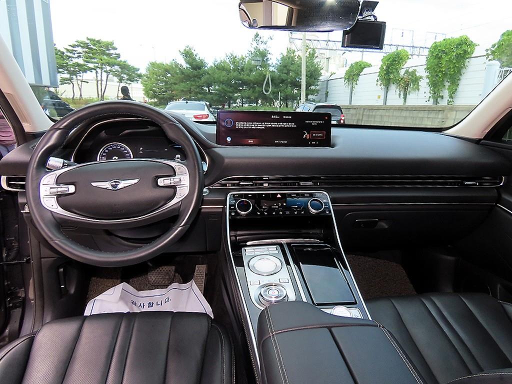 Genesis GV80 — photo 07
