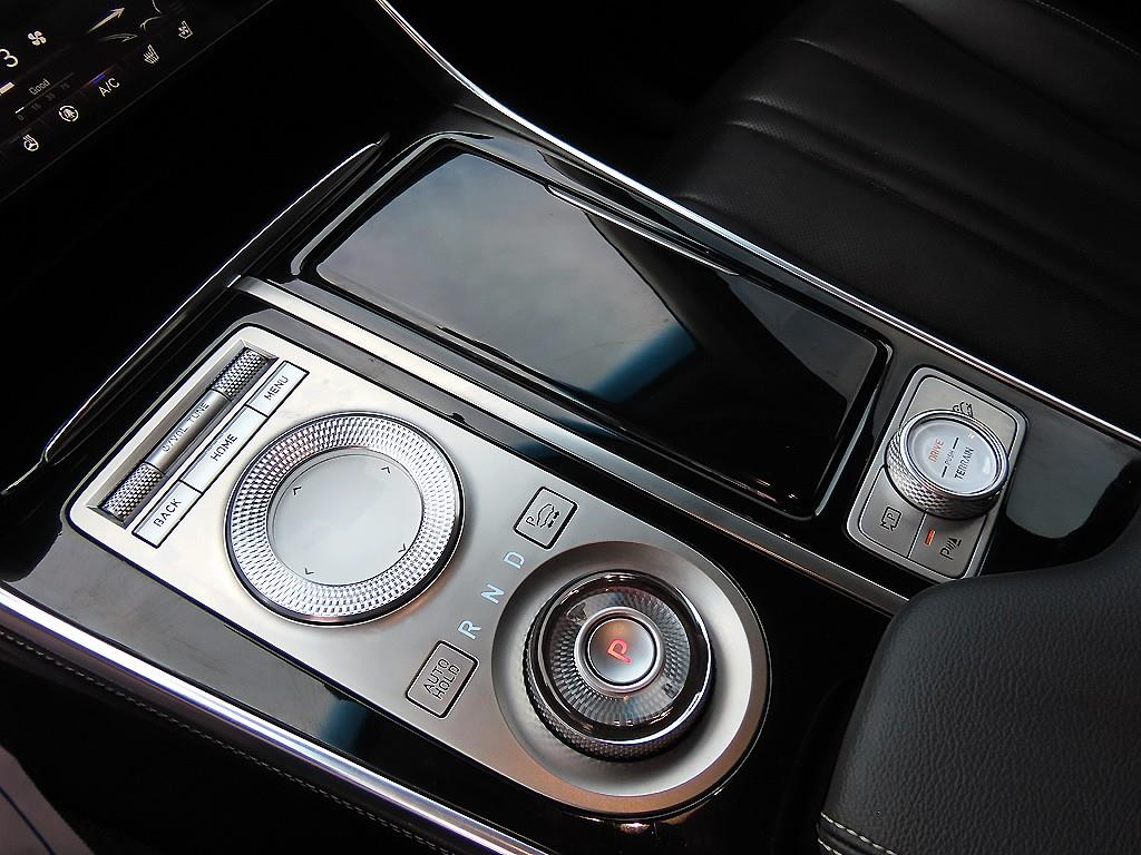 Genesis GV80 — photo 10