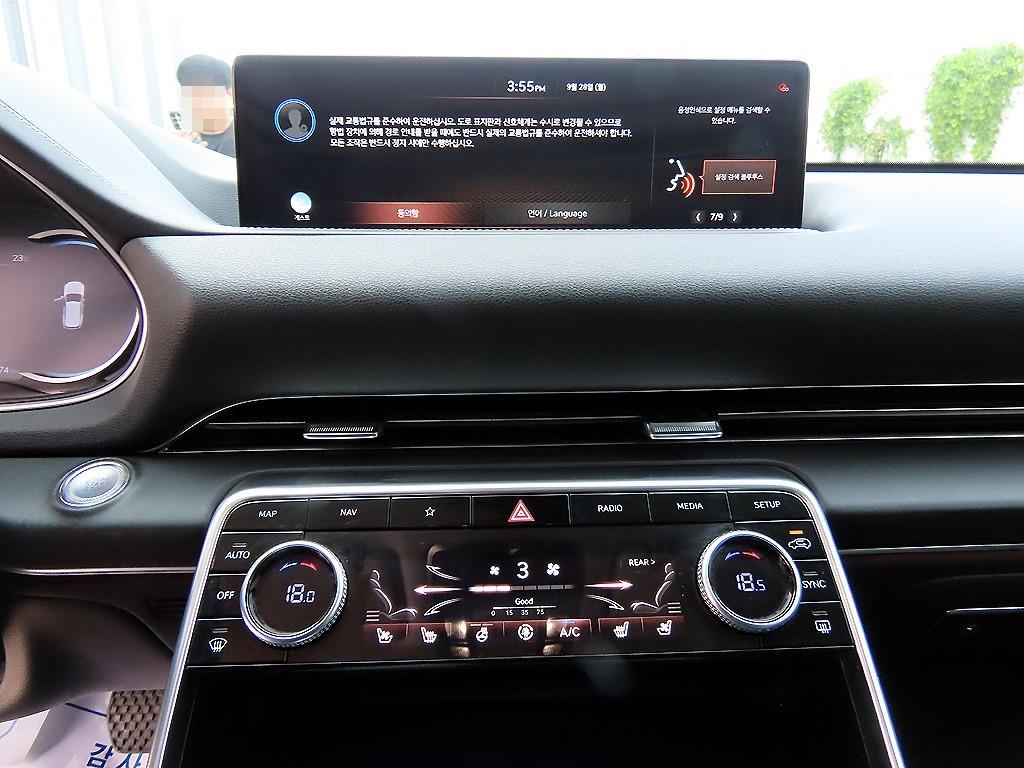 Genesis GV80 — photo 13