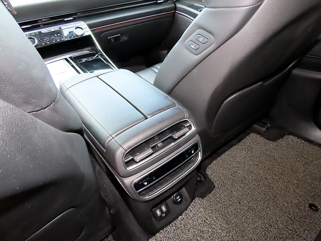 Genesis GV80 — photo 15