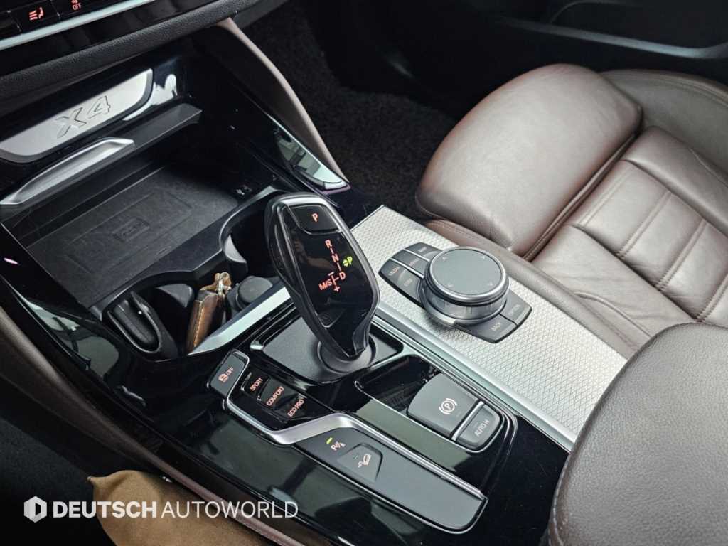 BMW X4 — photo 09