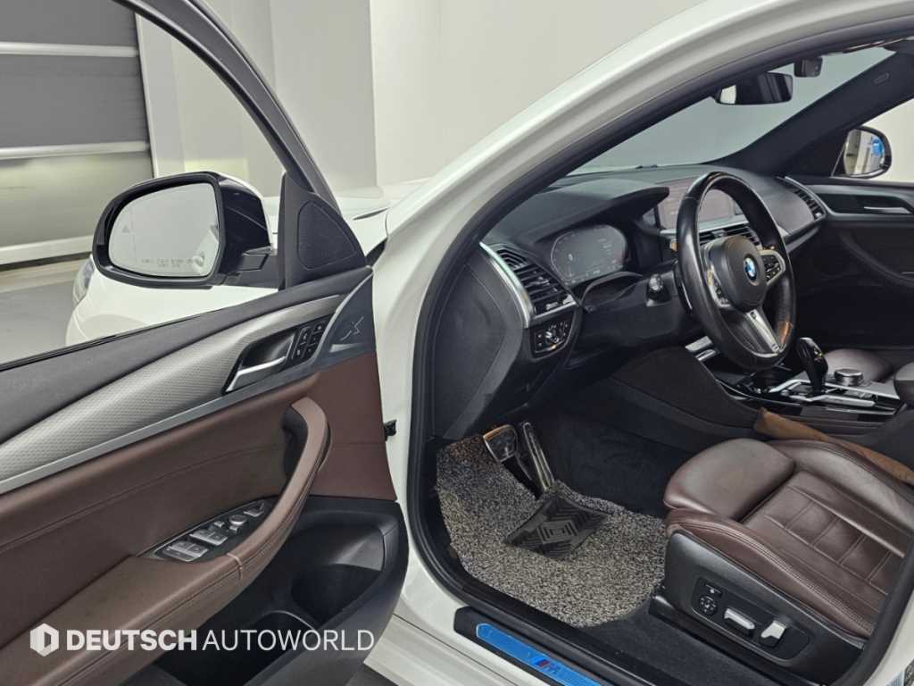 BMW X4 — photo 11