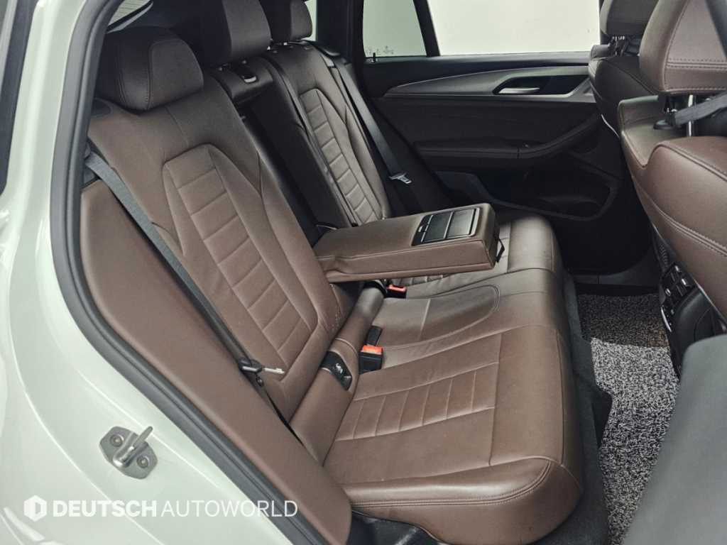 BMW X4 — photo 12