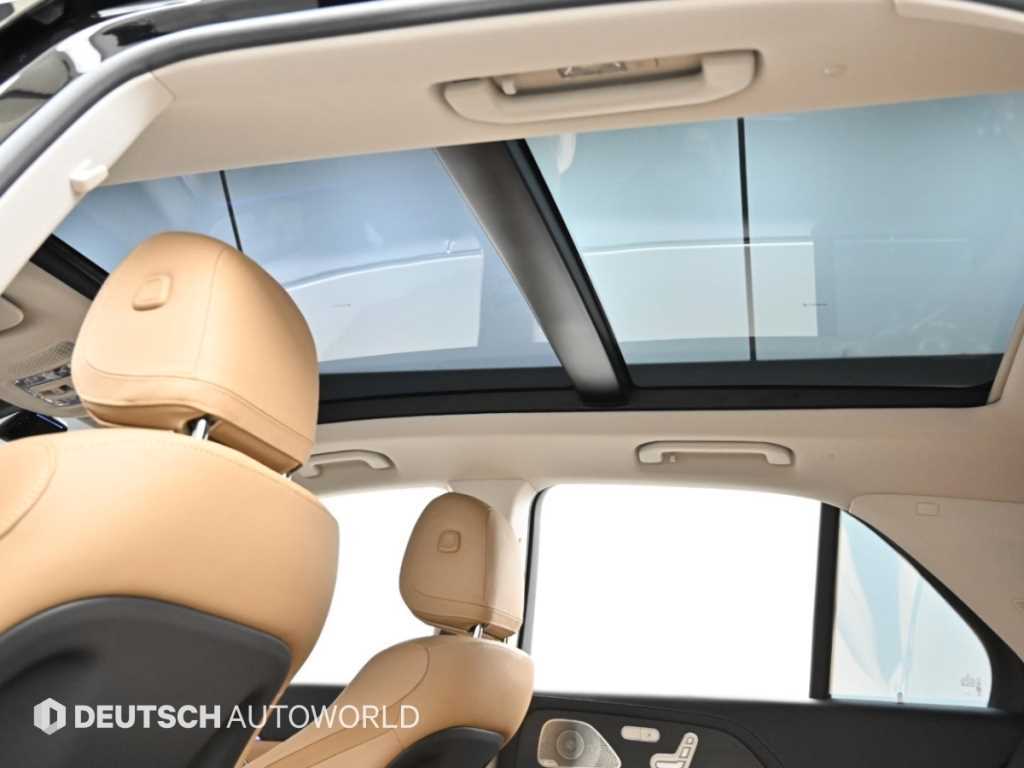 Mercedes-Benz GLE-Class — photo 18