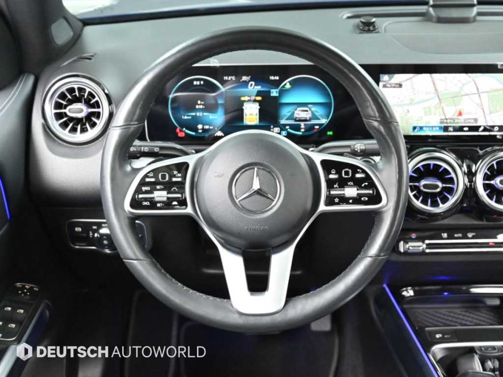 Mercedes-Benz GLB-Class — photo 13
