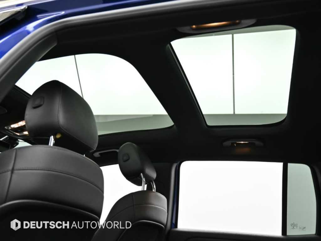 Mercedes-Benz GLB-Class — photo 18