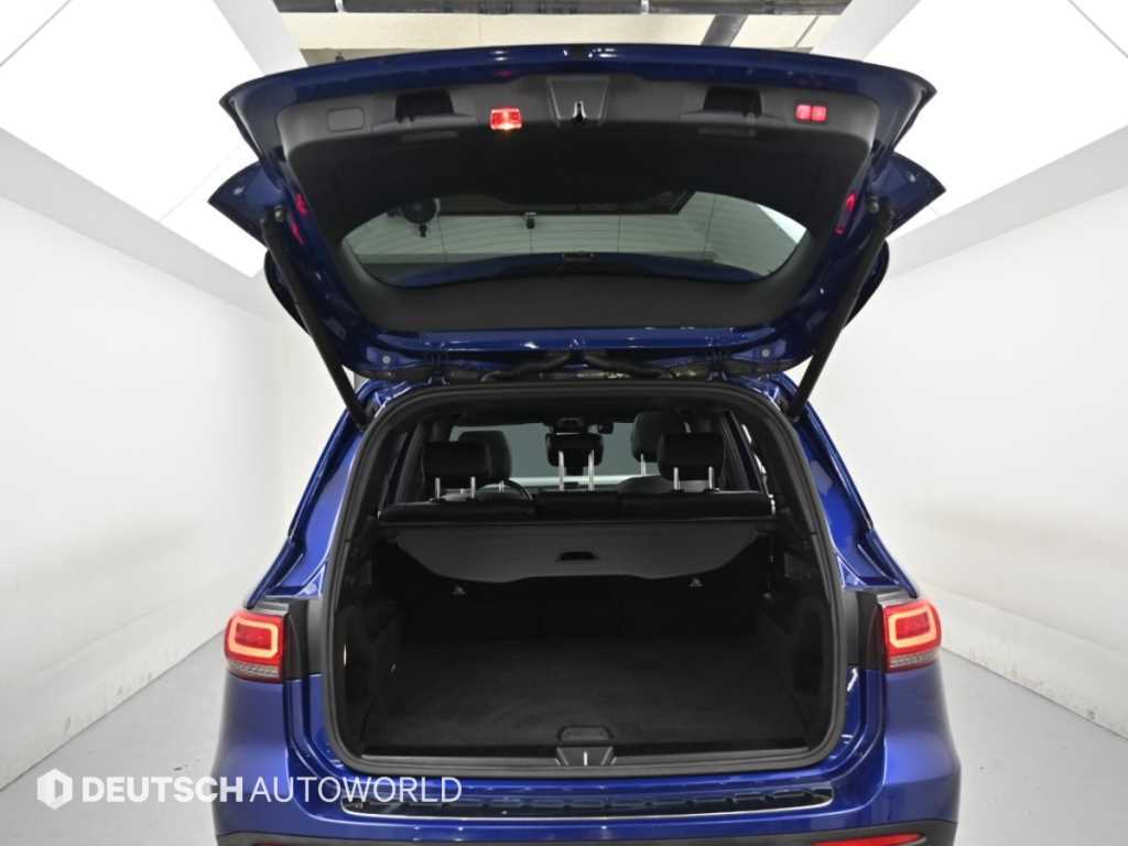 Mercedes-Benz GLB-Class — photo 19