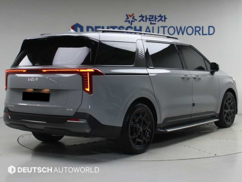 Kia Carnival — photo 02