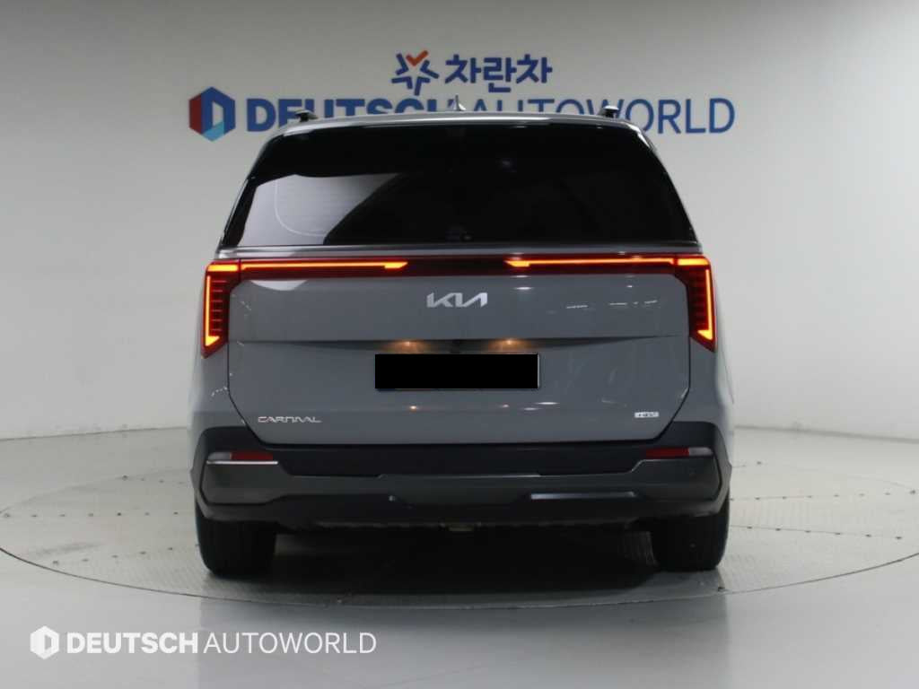 Kia Carnival — photo 04