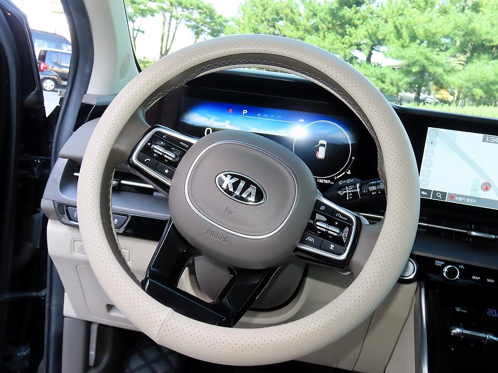 Kia Carnival — photo 08