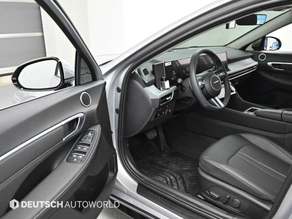 Hyundai Sonata — photo 11