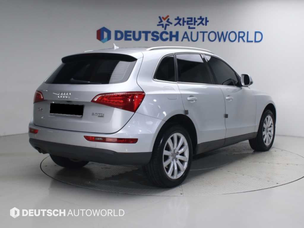 Audi Q5 — photo 02