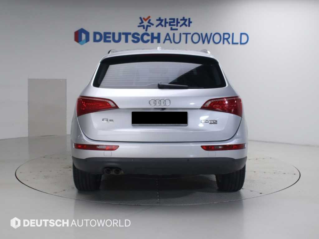 Audi Q5 — photo 04