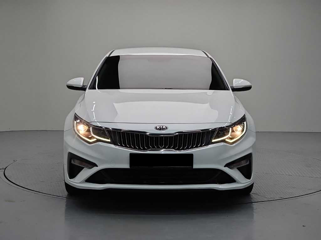 Kia K5 — photo 02