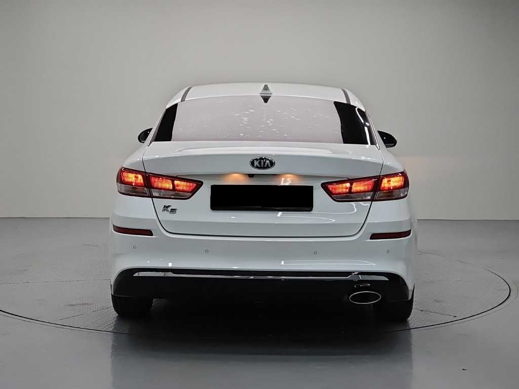 Kia K5 — photo 03