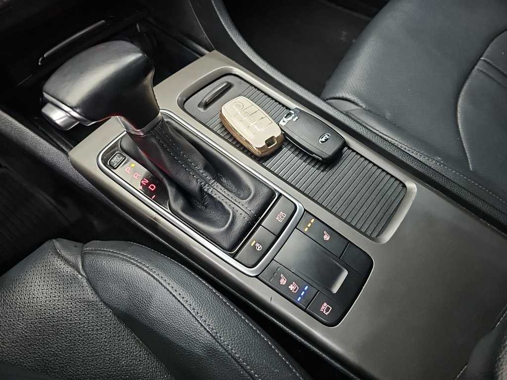 Kia K5 — photo 08
