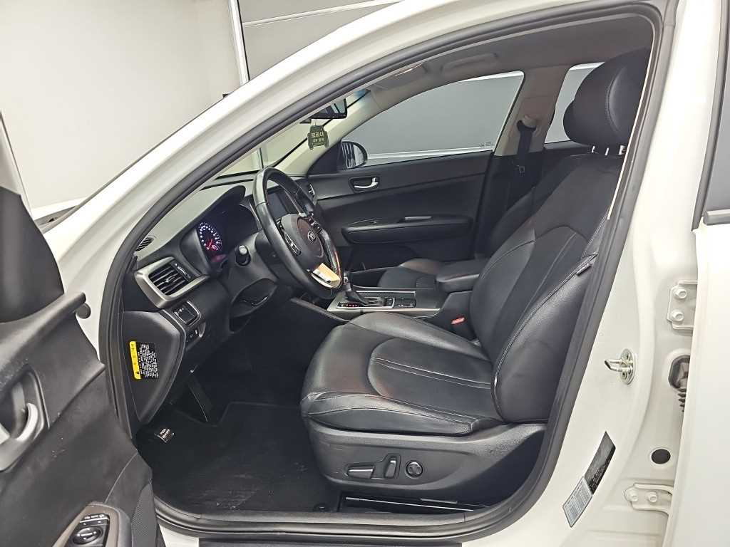 Kia K5 — photo 11