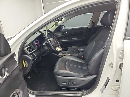 Kia K5 — photo 11