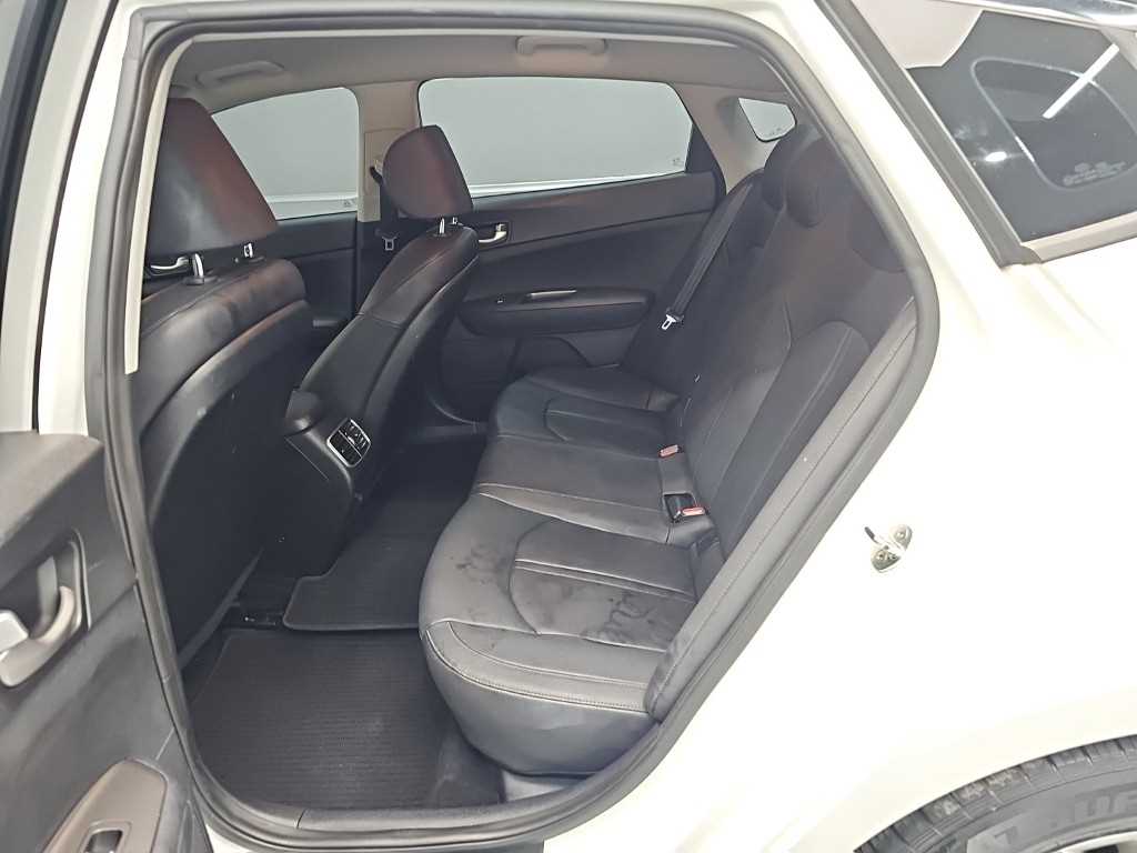 Kia K5 — photo 12