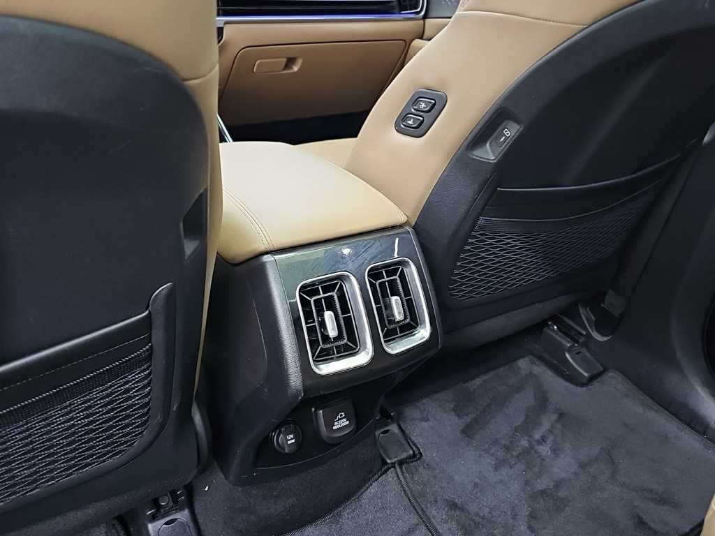 Kia Sorento — photo 13