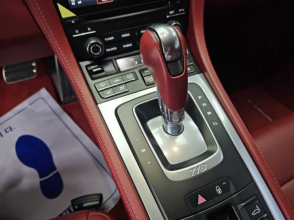 Porsche 718 — photo 08