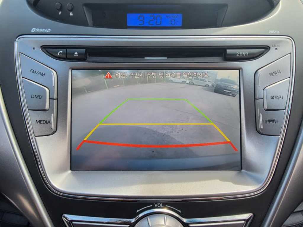 Hyundai Avante — photo 15