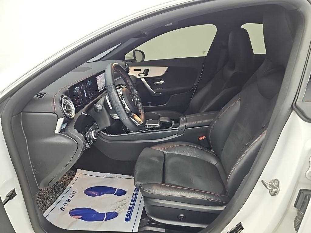 Mercedes-Benz CLA-Class — photo 10