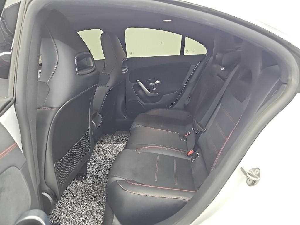 Mercedes-Benz CLA-Class — photo 11