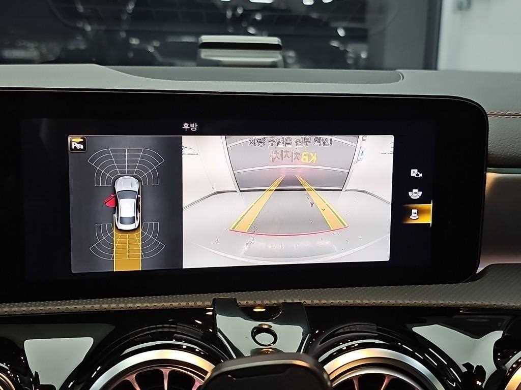 Mercedes-Benz CLA-Class — photo 14