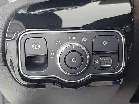 Mercedes-Benz CLA-Class — photo 18