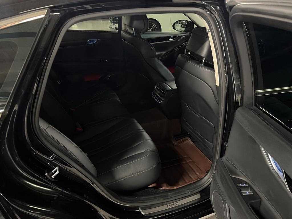 Genesis G80 — photo 16