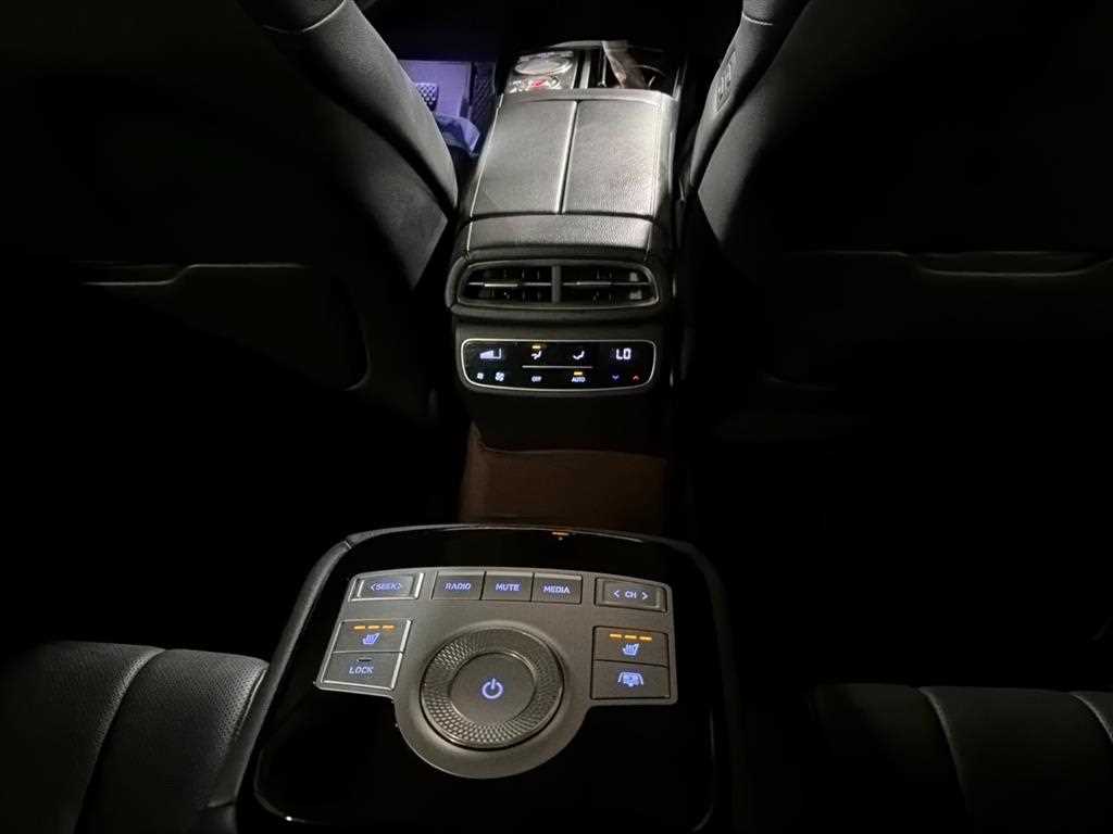 Genesis G80 — photo 17