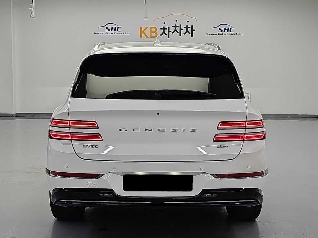 Genesis GV80 — photo 03