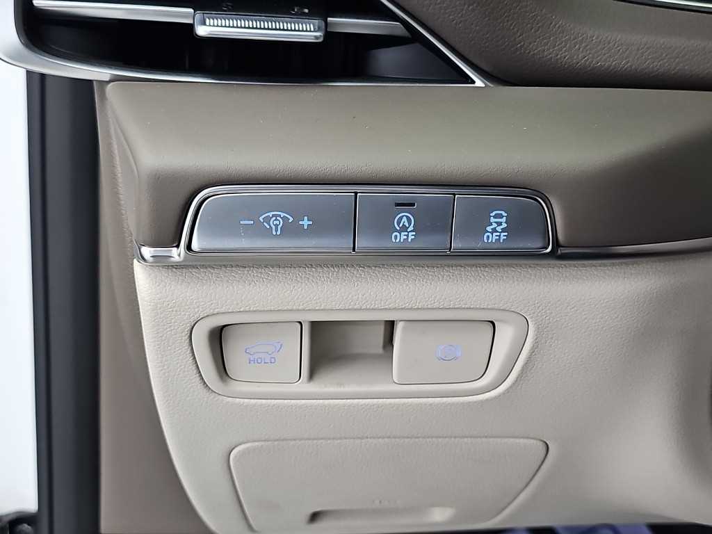 Genesis GV80 — photo 18
