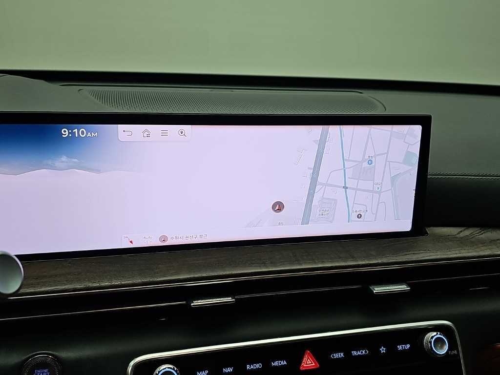 Genesis GV80 — photo 16