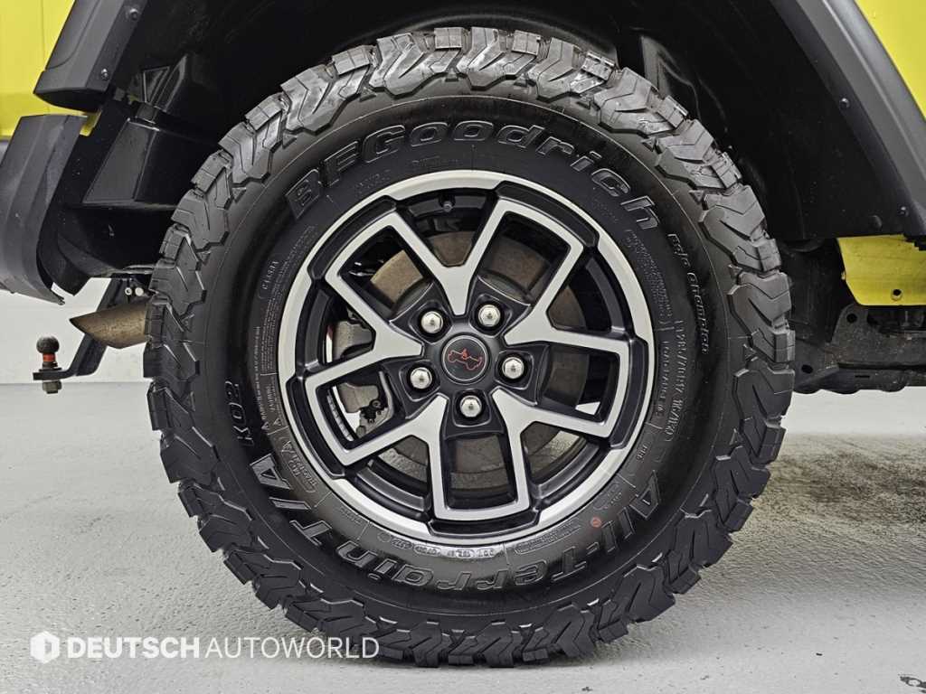 Jeep Wrangler — photo 05