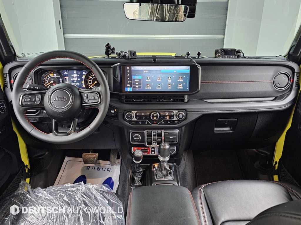 Jeep Wrangler — photo 07