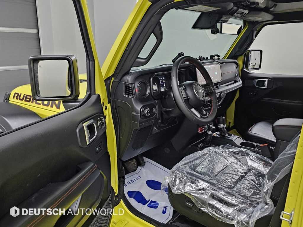 Jeep Wrangler — photo 11