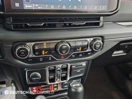 Jeep Wrangler — photo 17