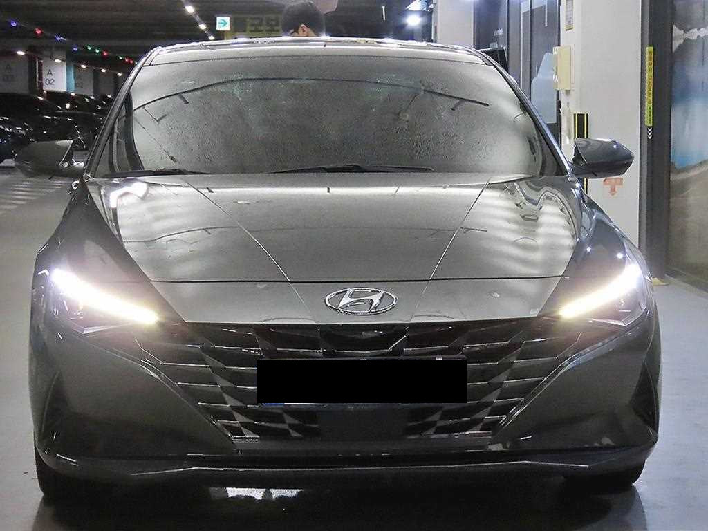 Hyundai Avante — photo 02