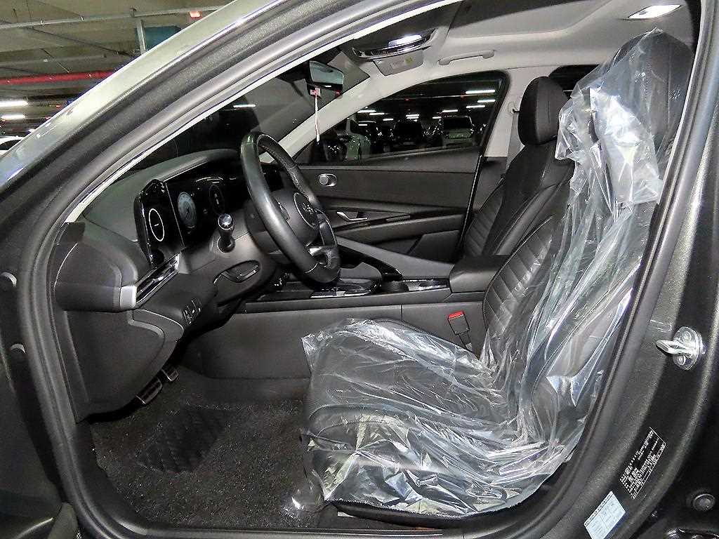 Hyundai Avante — photo 06