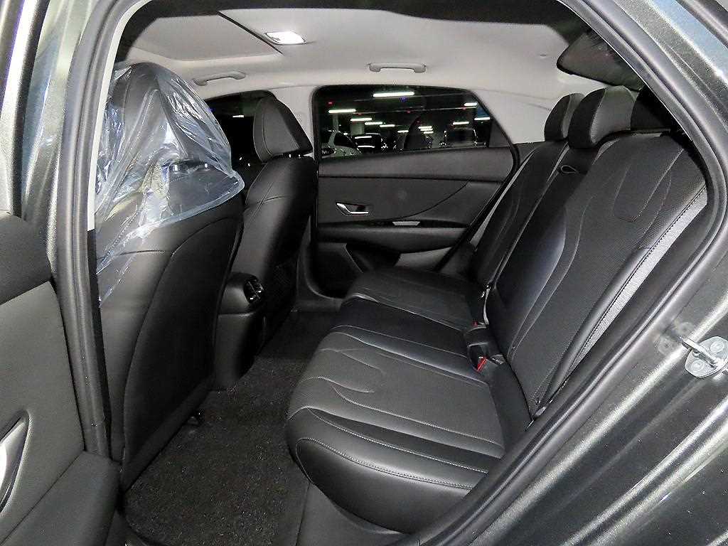 Hyundai Avante — photo 07
