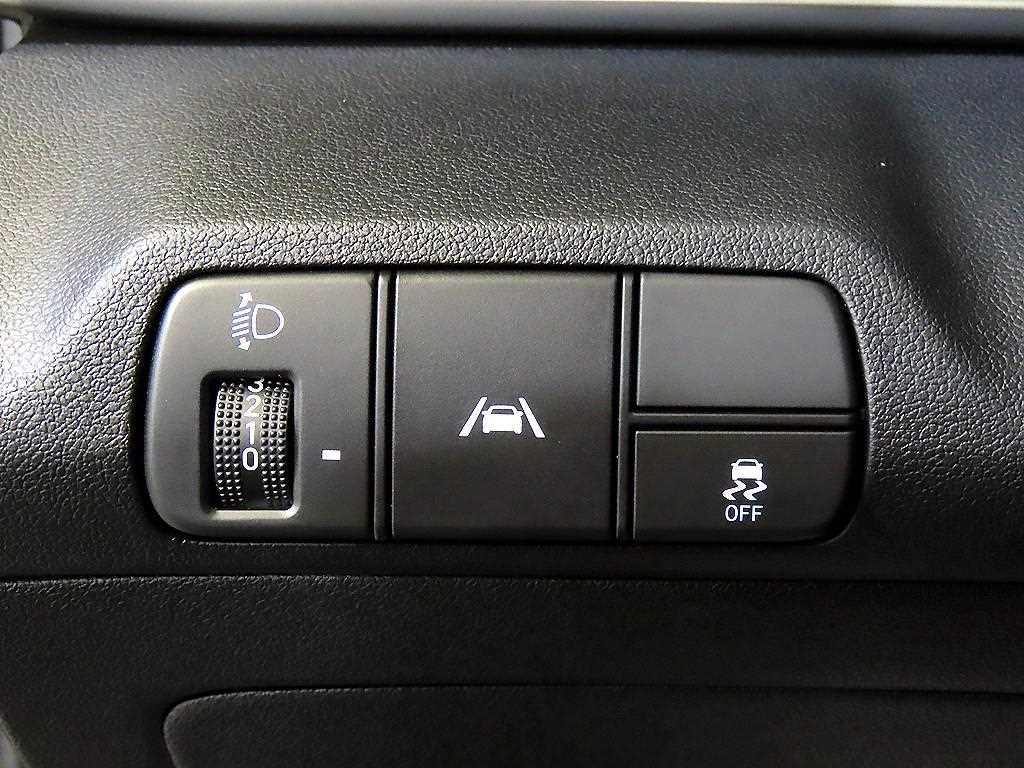 Hyundai Avante — photo 13