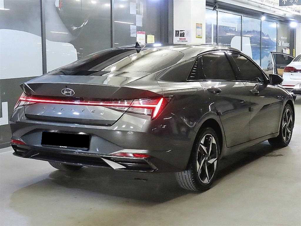 Hyundai Avante — photo 04