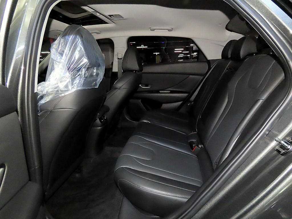 Hyundai Avante — photo 07