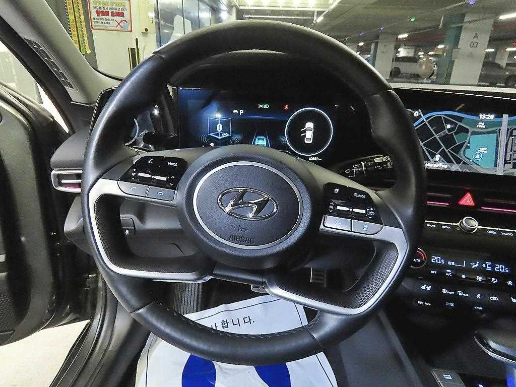 Hyundai Avante — photo 08