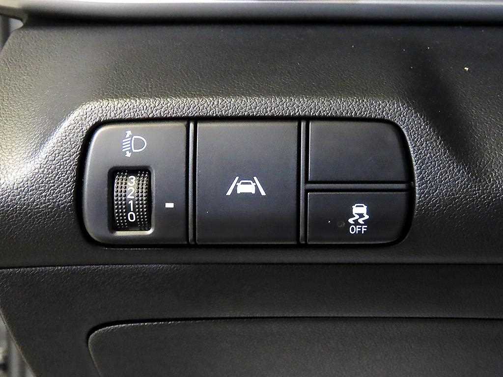 Hyundai Avante — photo 13