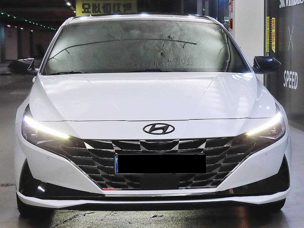Hyundai Avante — photo 02