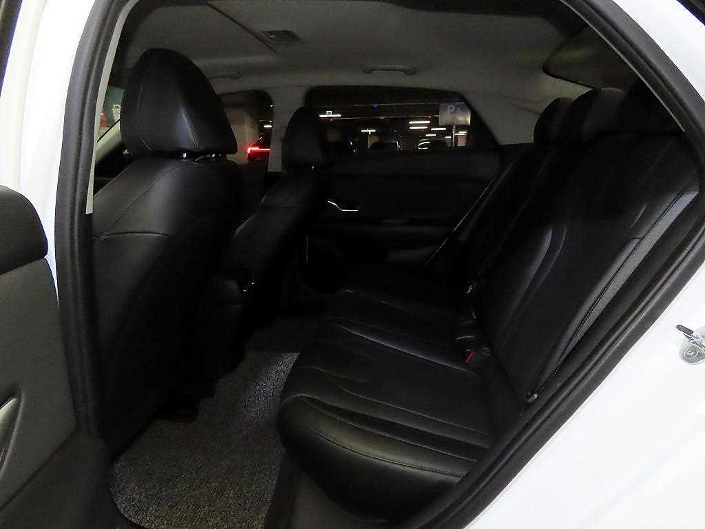 Hyundai Avante — photo 07