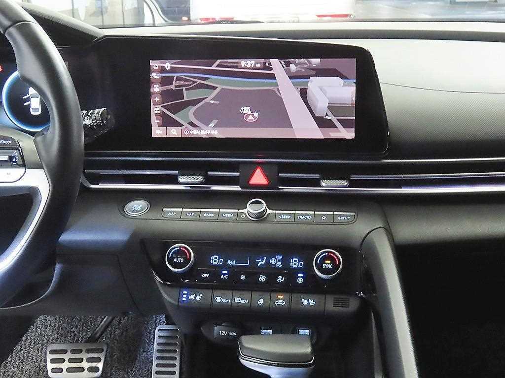 Hyundai Avante — photo 09